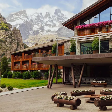 Grand Hotel Courmayeur Mont Blanc, By R Collection Hotels-2